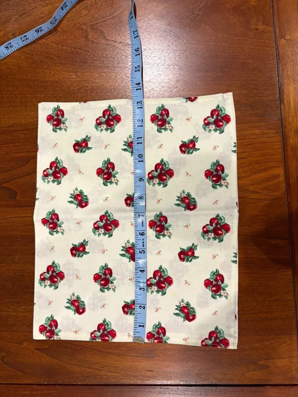 Apple table runner and 4 cloth napkins, Homemade